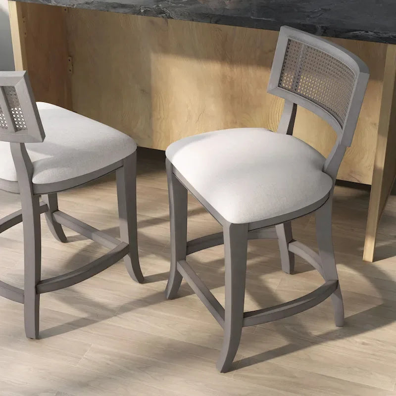 Chaise de comptoir à dossier en bois