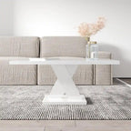 Table basse moderne avec finition laquée brillante