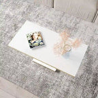Table basse moderne avec finition laquée brillante