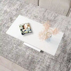 Table basse moderne avec finition laquée brillante