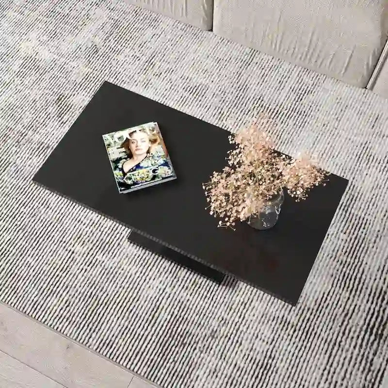 Table basse moderne avec finition laquée brillante